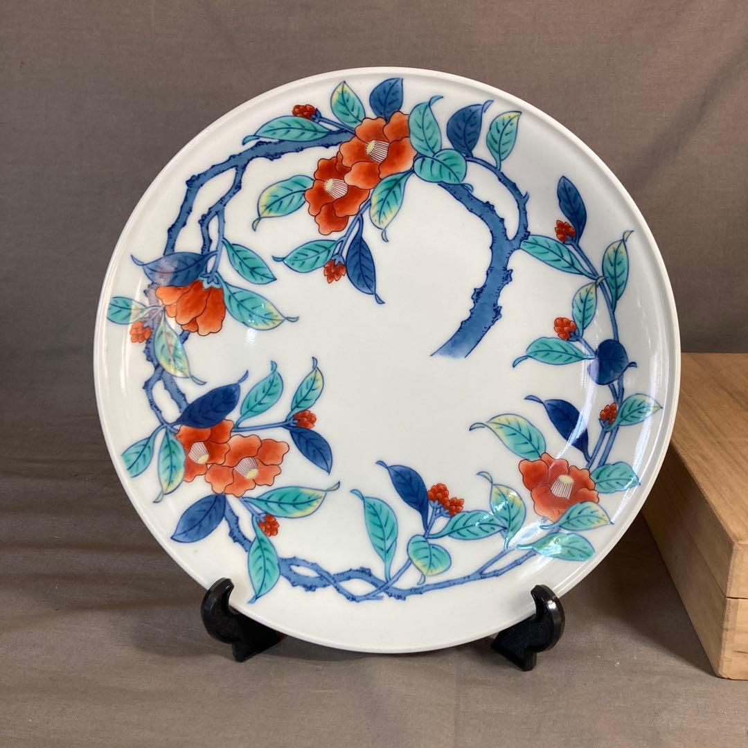 【今右衛門】色鍋島の伝統　人間国宝　十三代今泉今右衛門作　色鍋島錦椿絵　額皿 Amazon.co.jp: 真作 人間国宝 13代今泉今右衛門 色鍋島椿絵額皿 彫名