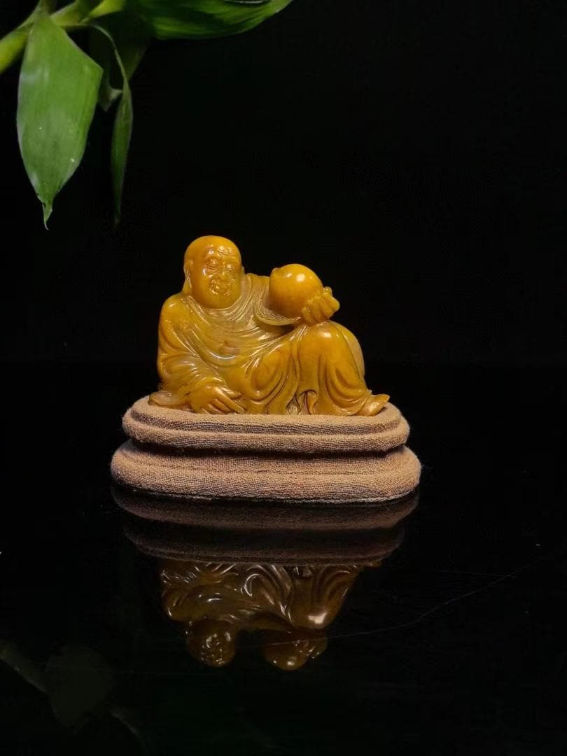 中国古美術・寿桃羅漢の印鑑・純手彫り・極上田黄印章・置物・風水開運・案頭・文房具