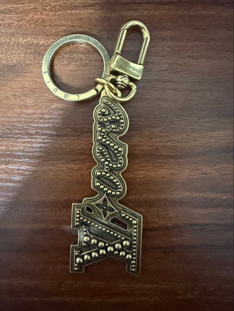 Louis Vuitton M01755 キーホルダー・LV バーズ スタッズ