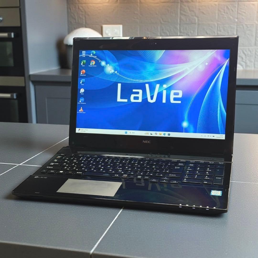 準美品 ノートパソコン 7世代i7 20GB 新品SSD 静音省電力 フルHD