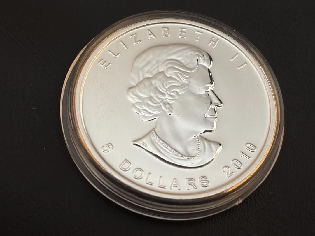 メイプルリーフ銀貨　カナダ 5ドル 純銀貨 エリザベス2世 2010年 Yahoo!オークション - 銀貨 2013年 5ドル メイプルリーフ銀貨 エリザベ