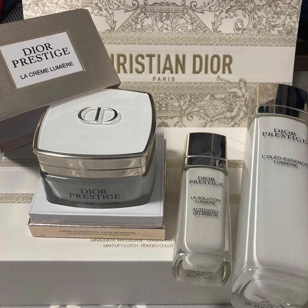 DIOR プレステージホワイト