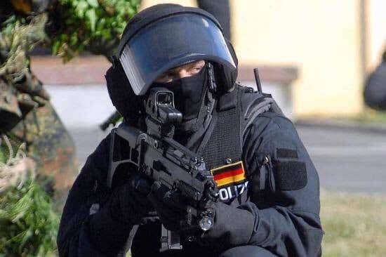 ドイツ 連邦警察 GSG9 装備 AM-95 ヘルメット 虹6 RS6 新品 - メルカリ