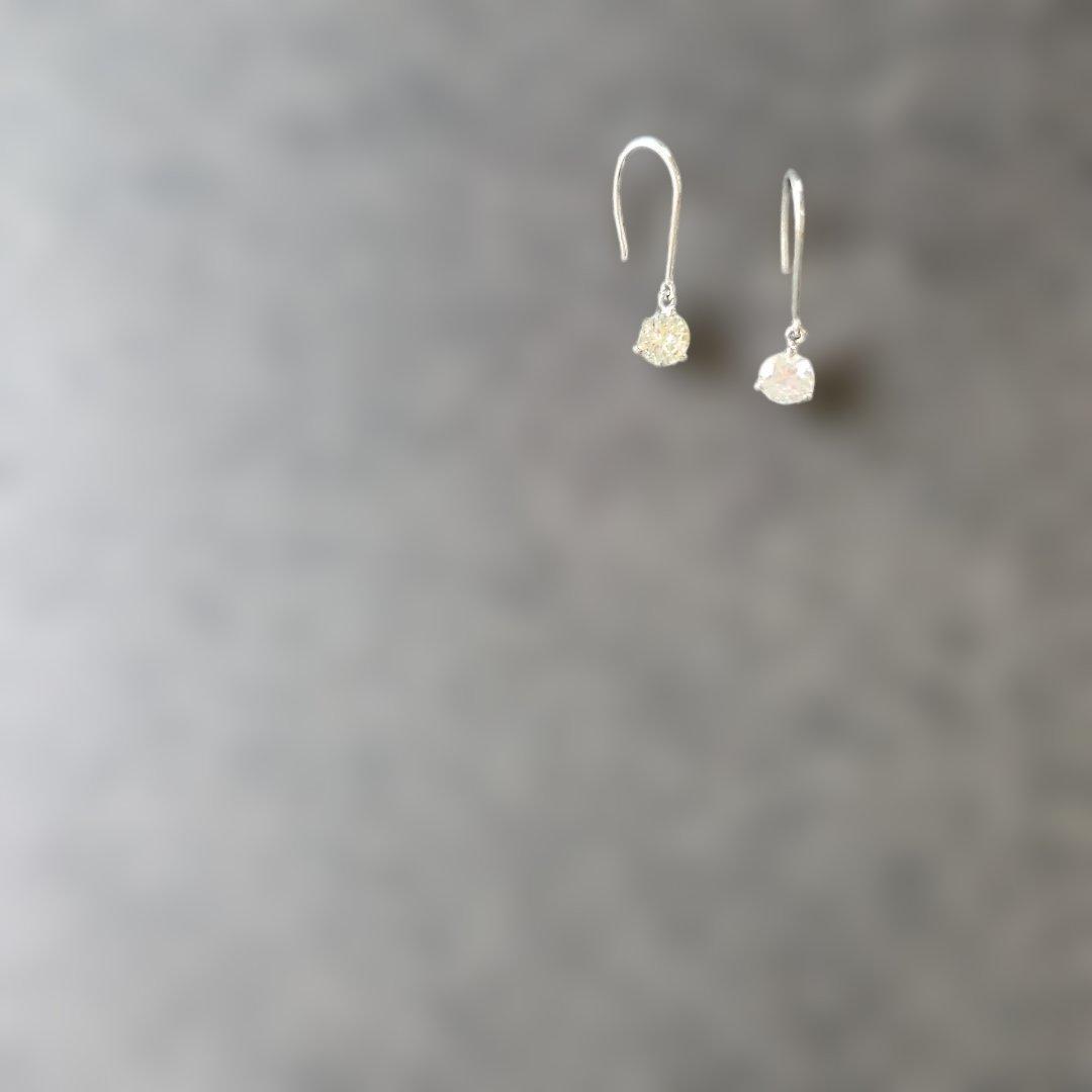 ダイヤのピヤスです。