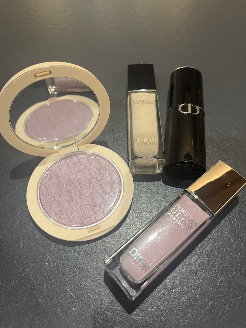 ディオールコスメまとめ売り ディオール」が鮮やかな花々が咲く限定パッケージのメイクアイテムを