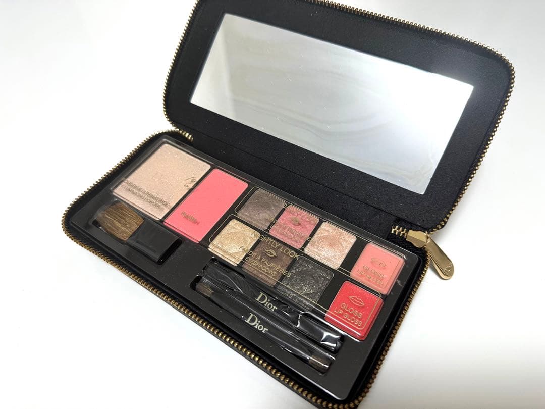 クリスマスコフレ Dior マットシグネチャーアイ＆リップパレット
