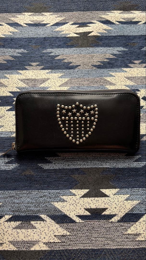 HTC ジッパーロングウォレット　ブラックレザーxシルバースタッズ