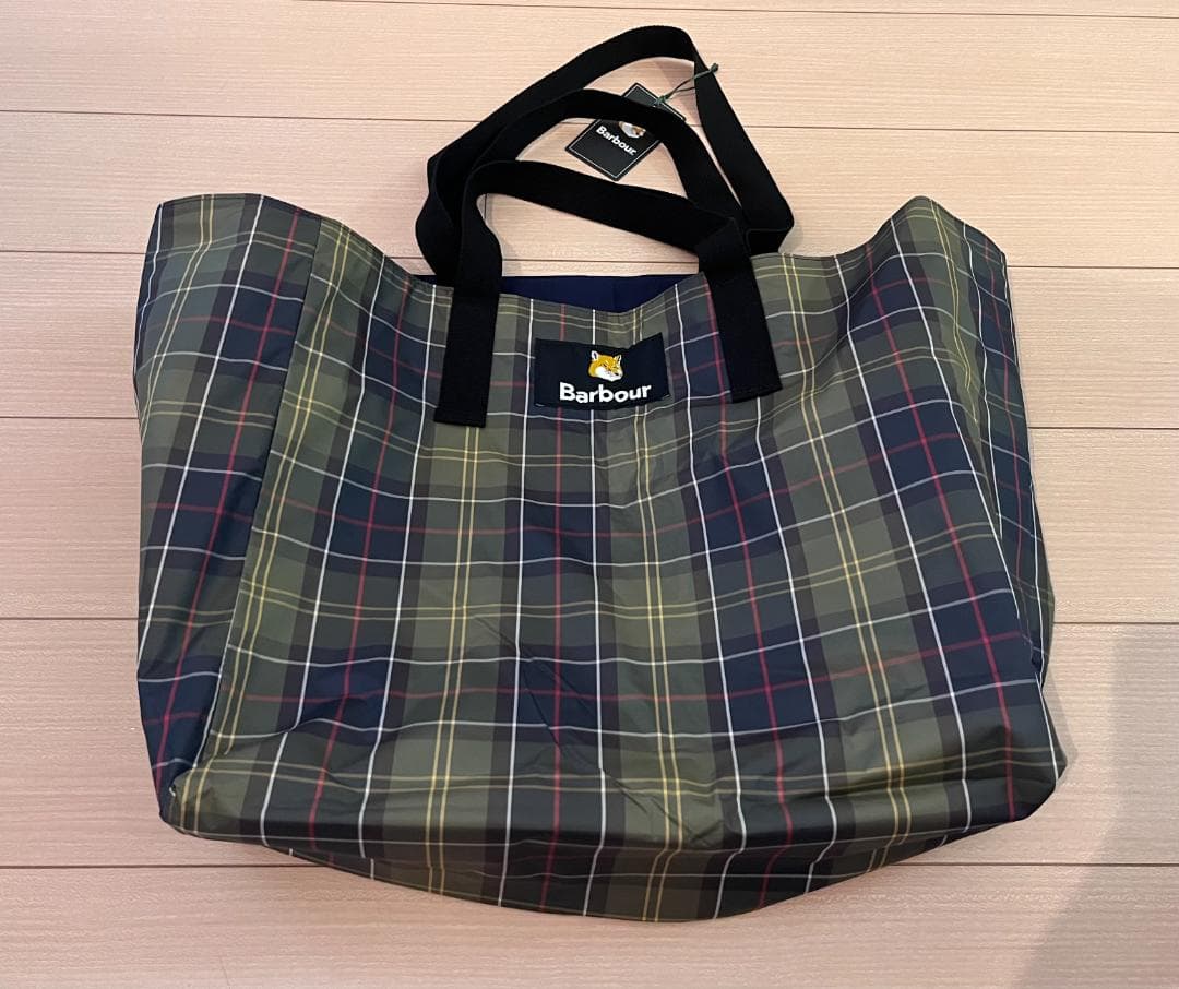 Barbour x Maison Kitsune リバーシブル トートバッグ Maison Kitsune（メゾンキツネ）の「BARBOUR X MK REVERSIBLE TOTE BAG