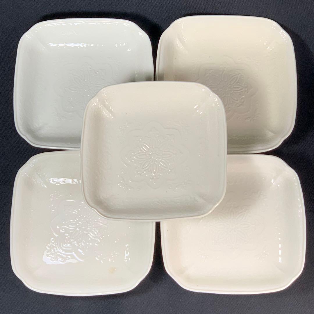 K542☆古い 愛媛 砥部焼 向井製 淡黄磁膾皿 5人前 陽刻 白磁 共箱付 砥部焼・淡黄磁のぞき | moyism
