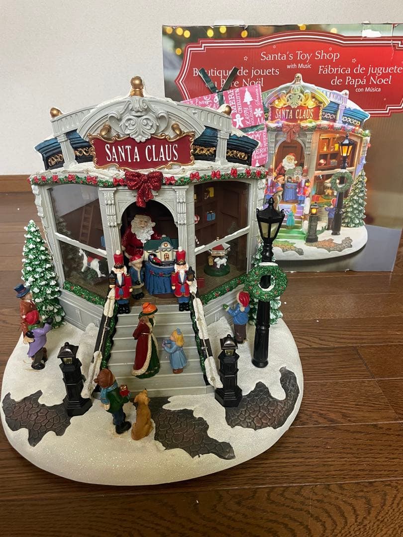 コストコ　Santa's Toy Shop クリスマスディスプレイ