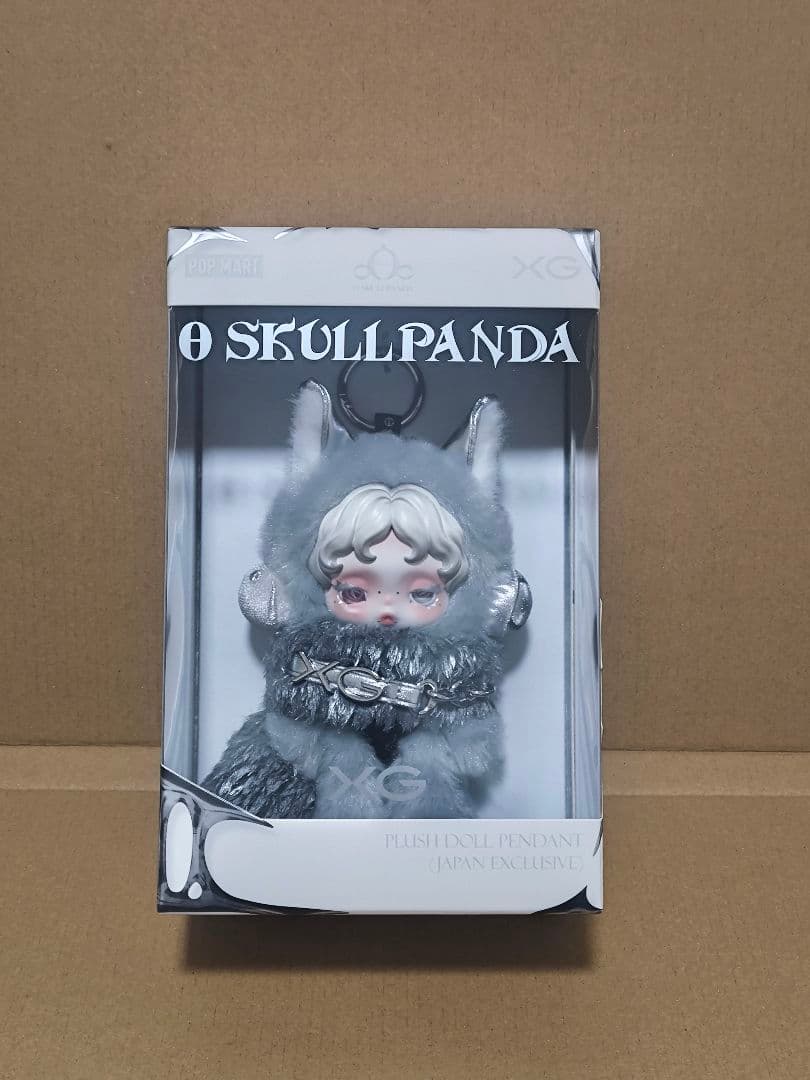 SKULLPANDA（スカルパンダ）XG 日本限定モデル　[新品] SKULLPANDA × XG ぬいぐるみペンダント（日本限定） - POP MART (Japan)