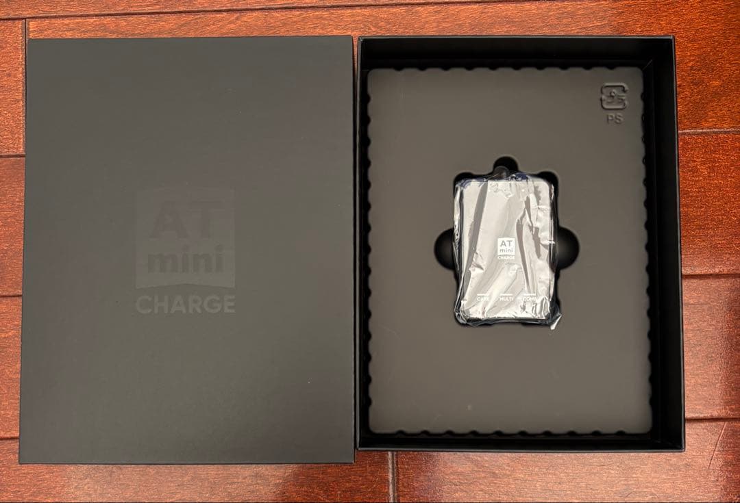 伊藤超短波 AT mini （ダークグレー）　チャージケース付き