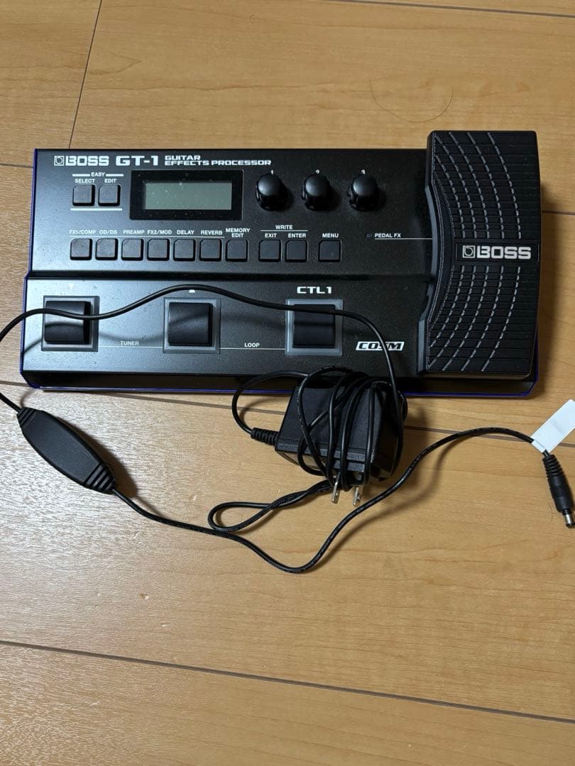 BOSS GT-1 ギターエフェクター、アダプタ付き