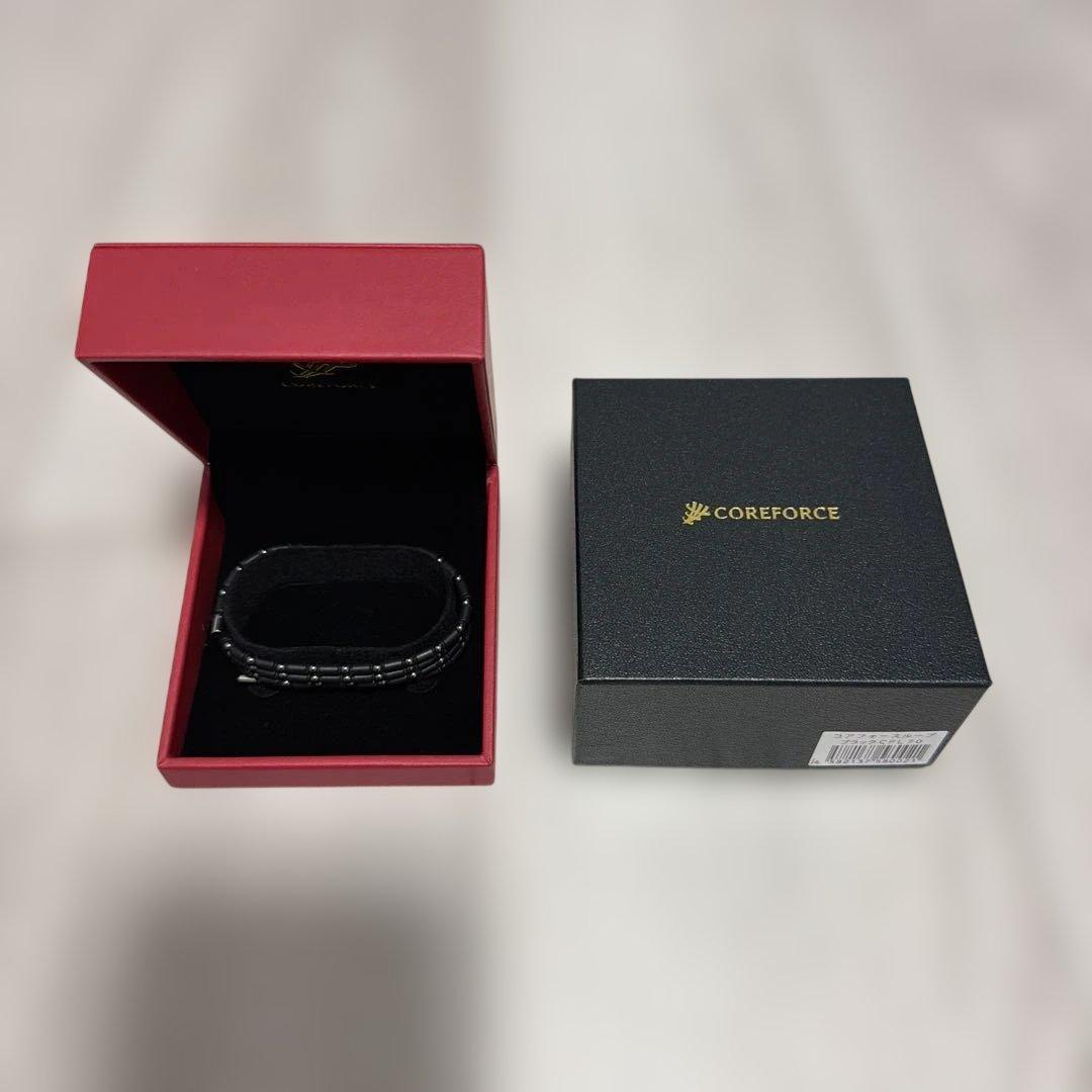 クロとマメ様専用】COREFORCE ブラックブレスレット 70cm - メルカリ