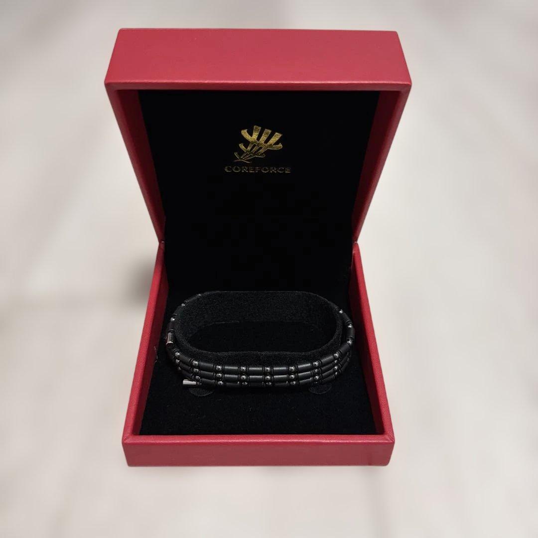 クロとマメ様専用】COREFORCE ブラックブレスレット 70cm - メルカリ