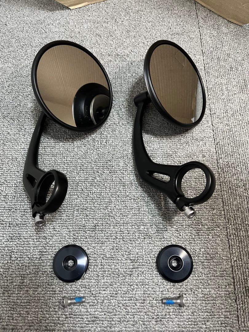 トライアンフ　ボンネビルボバー　純正　バーエンドミラー