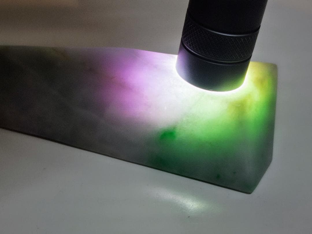 高透過・ラベ 125g 翡翠 ヒスイ 鑑賞石 原石 自然石 誕生石 鉱物 鉱石 最高品質日高翡翠(Hidaka Jade) 原石 北海道日高町産 ｜石の販売専門店