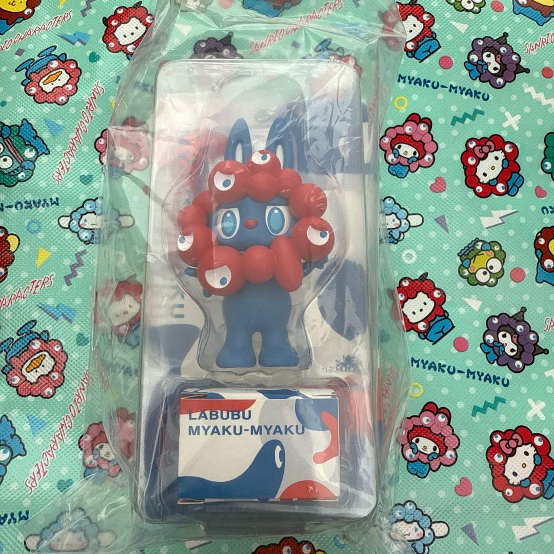万博　ラブブ　LABUBU MYAKU-MYAKU ストラップ付きフィギュア