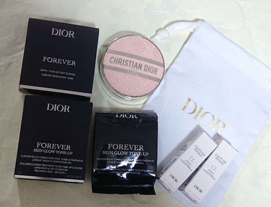 【ディオール】スキンフォーエバー トーンアップクッションライラック & ケース