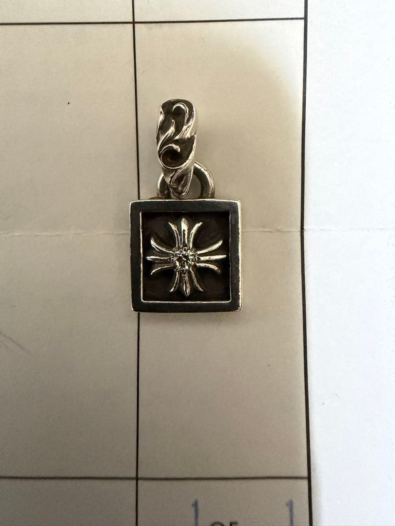 クロムハーツ　フレームドCHプラスチャーム　ダイヤモンド