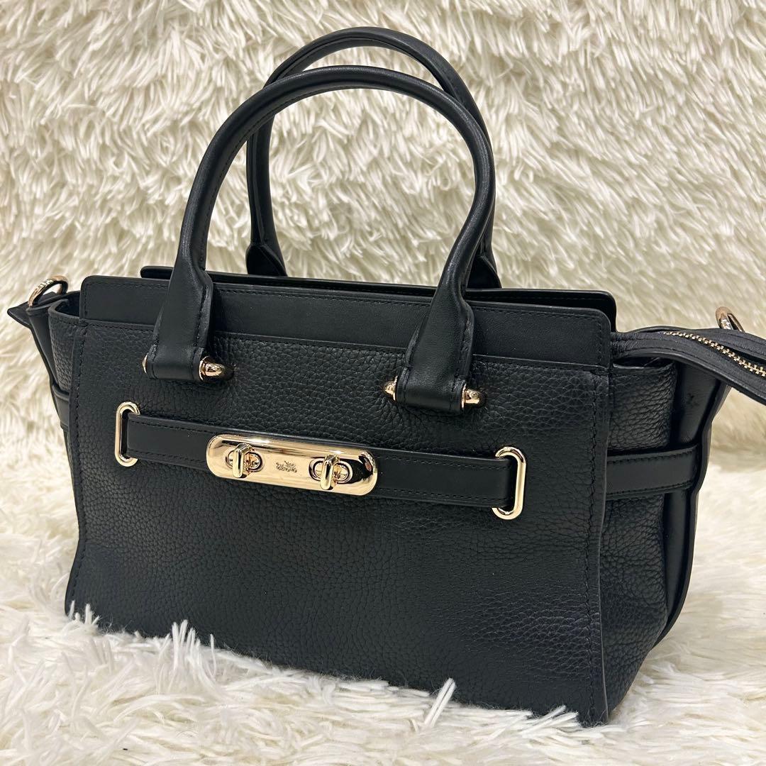 外観美品コーチ coach スワッガー ハンドバッグ レザー ターンロック