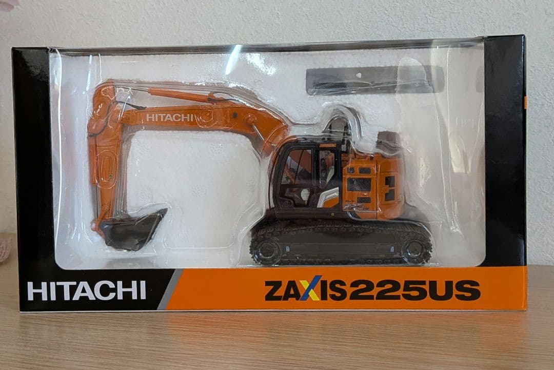 HITACHI ZAXIS225US 1/50スケールモデル　日立建機