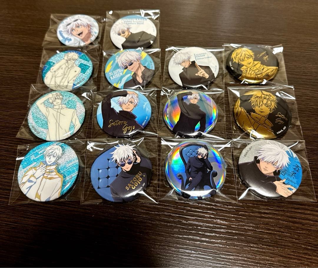 呪術廻戦　五条悟　缶バッジ　plaza 呪術廻戦 PLAZA Chair:Red 缶バッジ 五条悟 - メルカリ