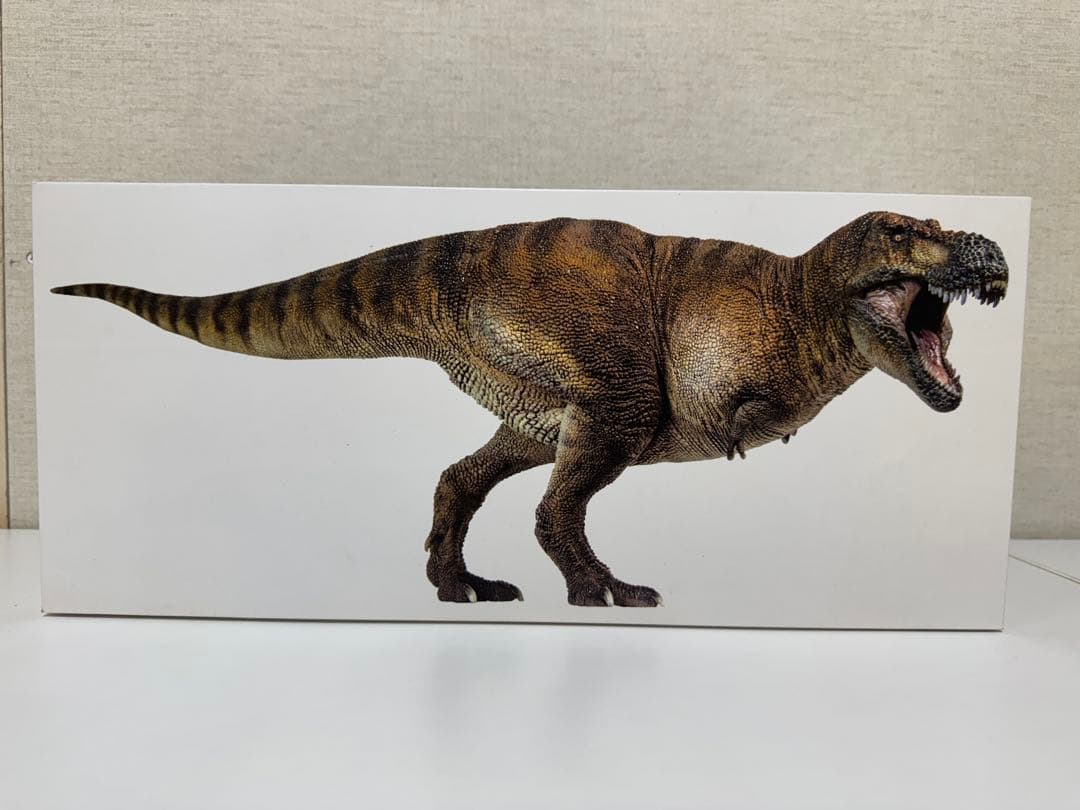 PNSO 恐竜　ティラノサウルス　1/35サイズ Amazon.co.jp: PNSO 恐竜博物館 1/35 サイズ ティラノサウルス リアル