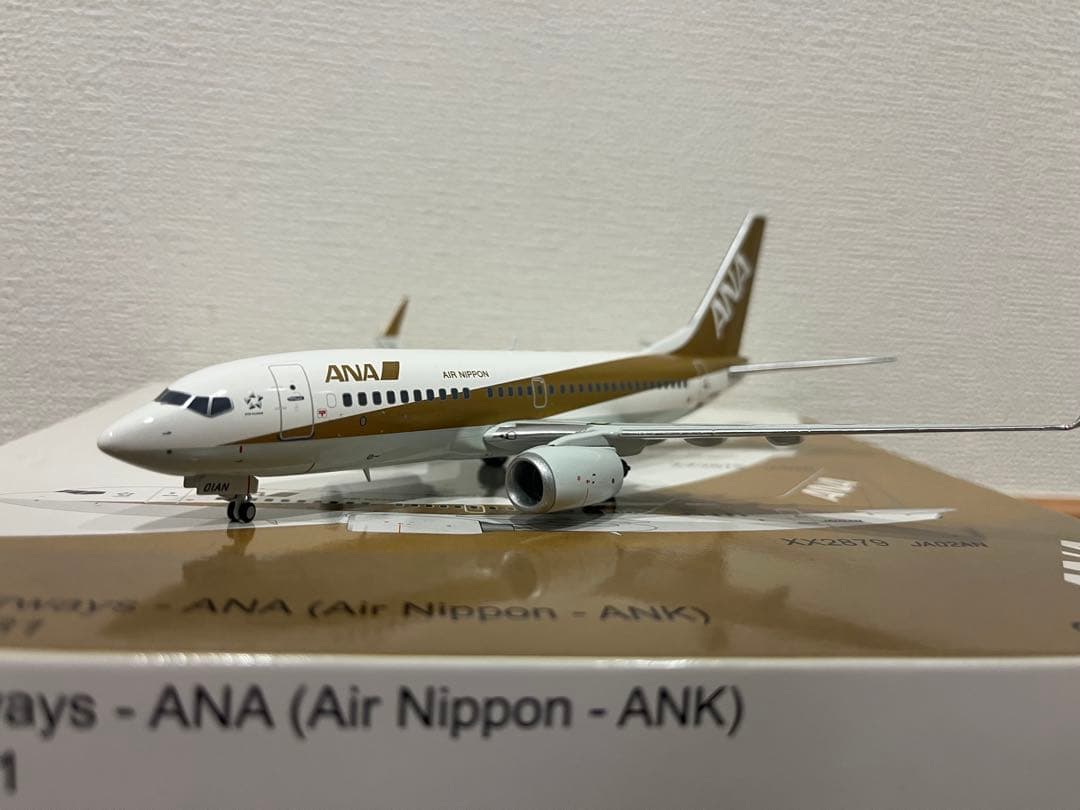 1/200 JCwings ANA ゴールド B737-700 模型開箱】JC wings All Nippon Airways B737-700 “Gold Jet” JA01AN 1