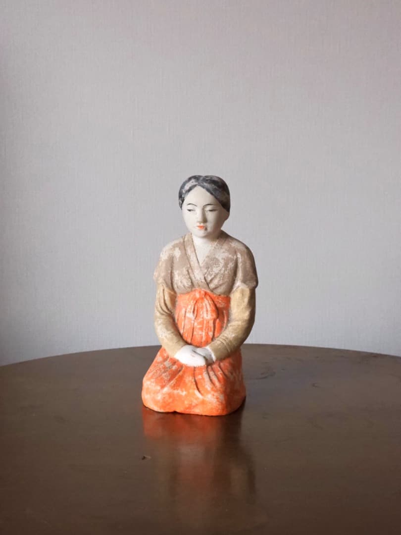 明治大正期　韓国人形　彩色土人形　女性像　郷土玩具　民藝　古人形　Q2346