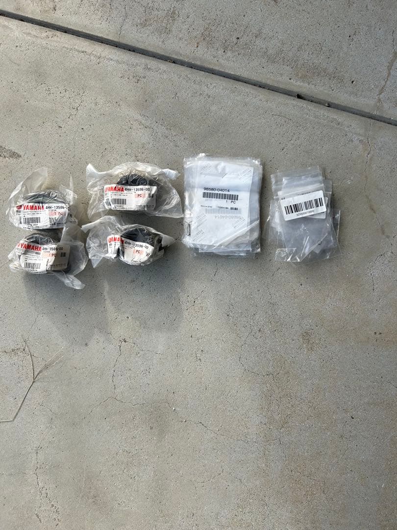 YAMAHA xjr400 純正インシュレータ4個セット他純正部品セット