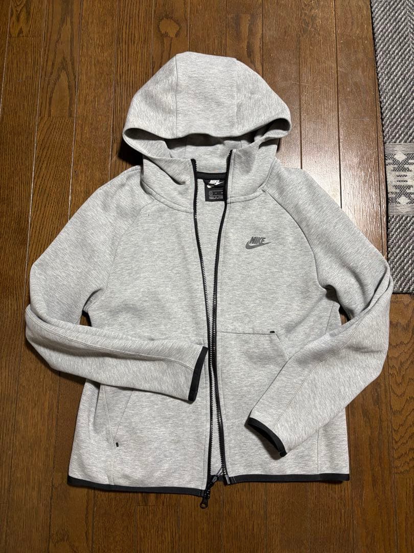 Nike 旧テック グレー Sサイズ