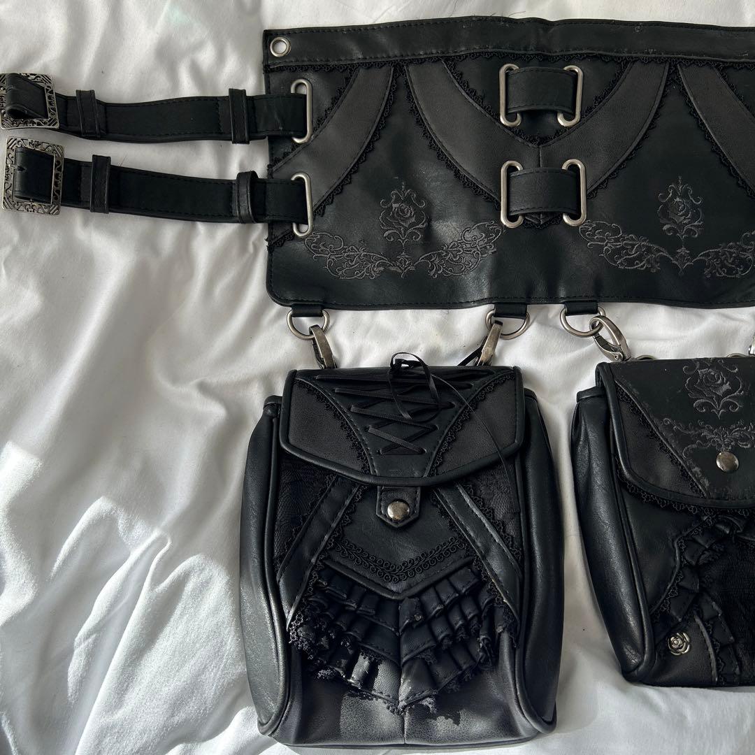 ozz onオッズオン 薔薇刺繍 フリル ウエストバック