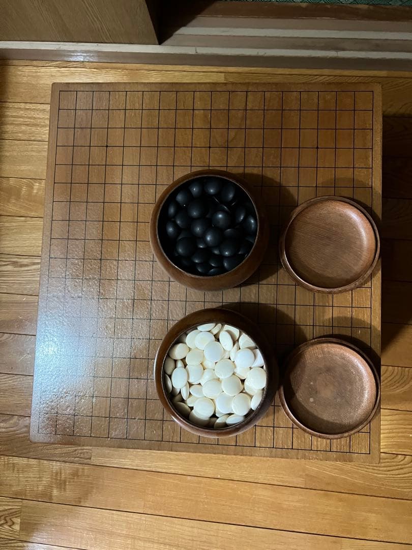 高級木製囲碁盤セット 黒白石付き 囲碁セット 木製新桂13路9路盤セット（プラスチック碁石椿・ブロー碁笥