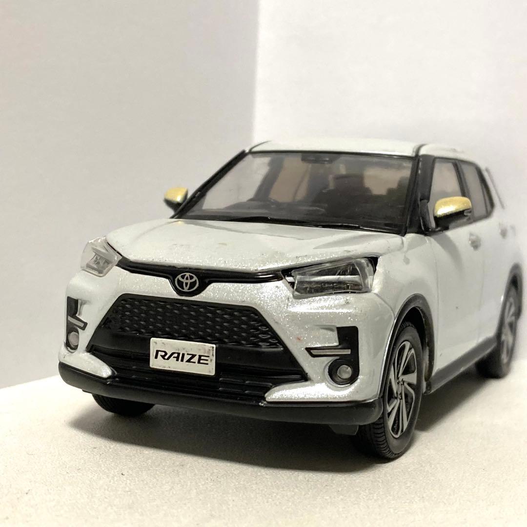 1/30 非売品 トヨタライズ カラーサンプル RAIZE ホワイト ミニカー