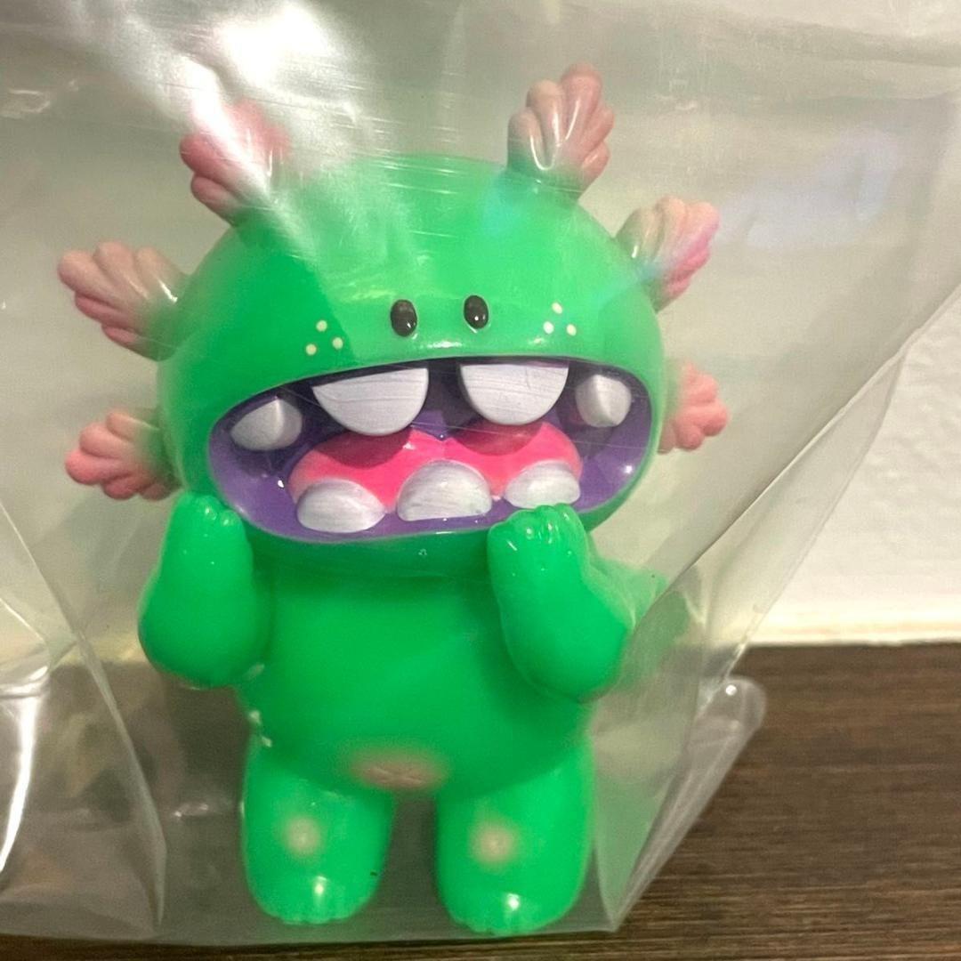 GRAPE BRAIN ロッキャクウーパー まかろに キウイ 蛍光グリーン成型