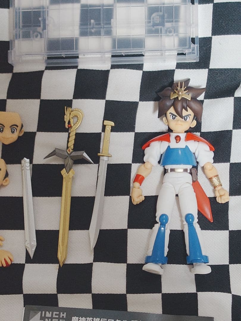 4インチネル 戦部ワタル