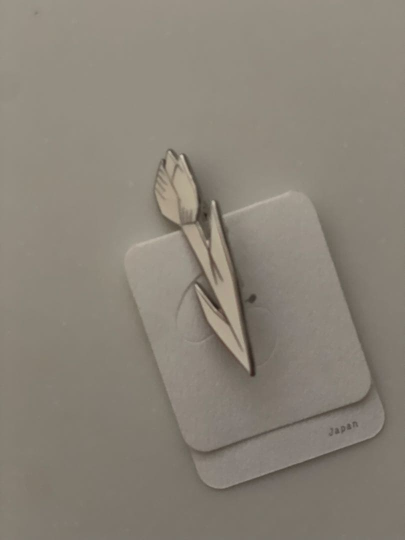 ある日　チューリップブローチ他3点