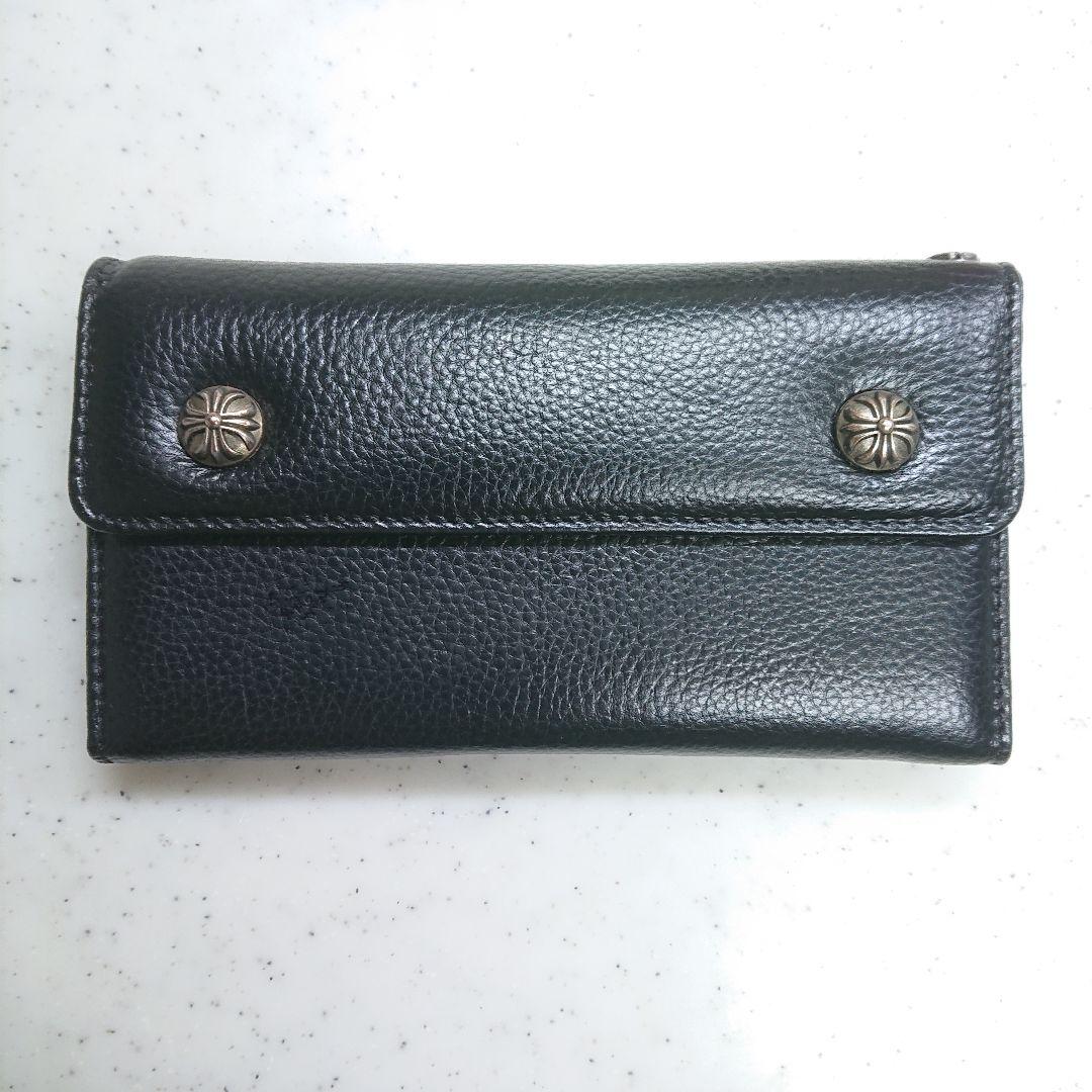 ウェーブウォレット 長財布 ブラック　ボタン付き