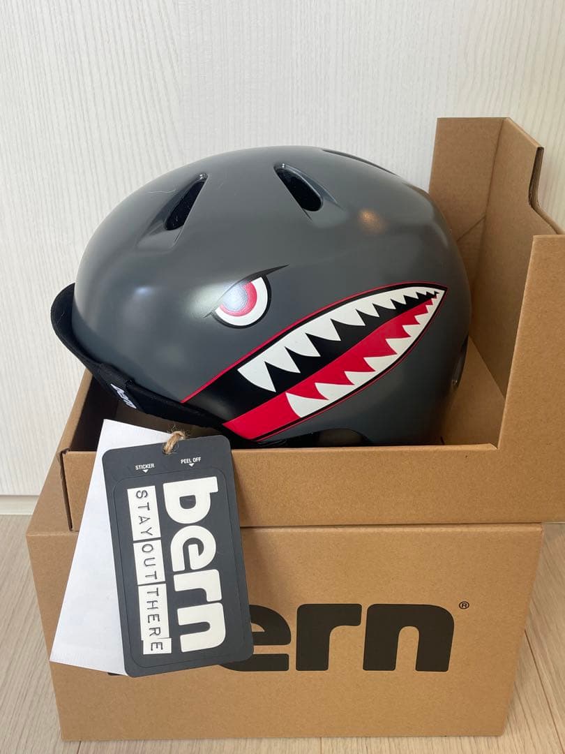 bern サメデザイン ヘルメット グレー