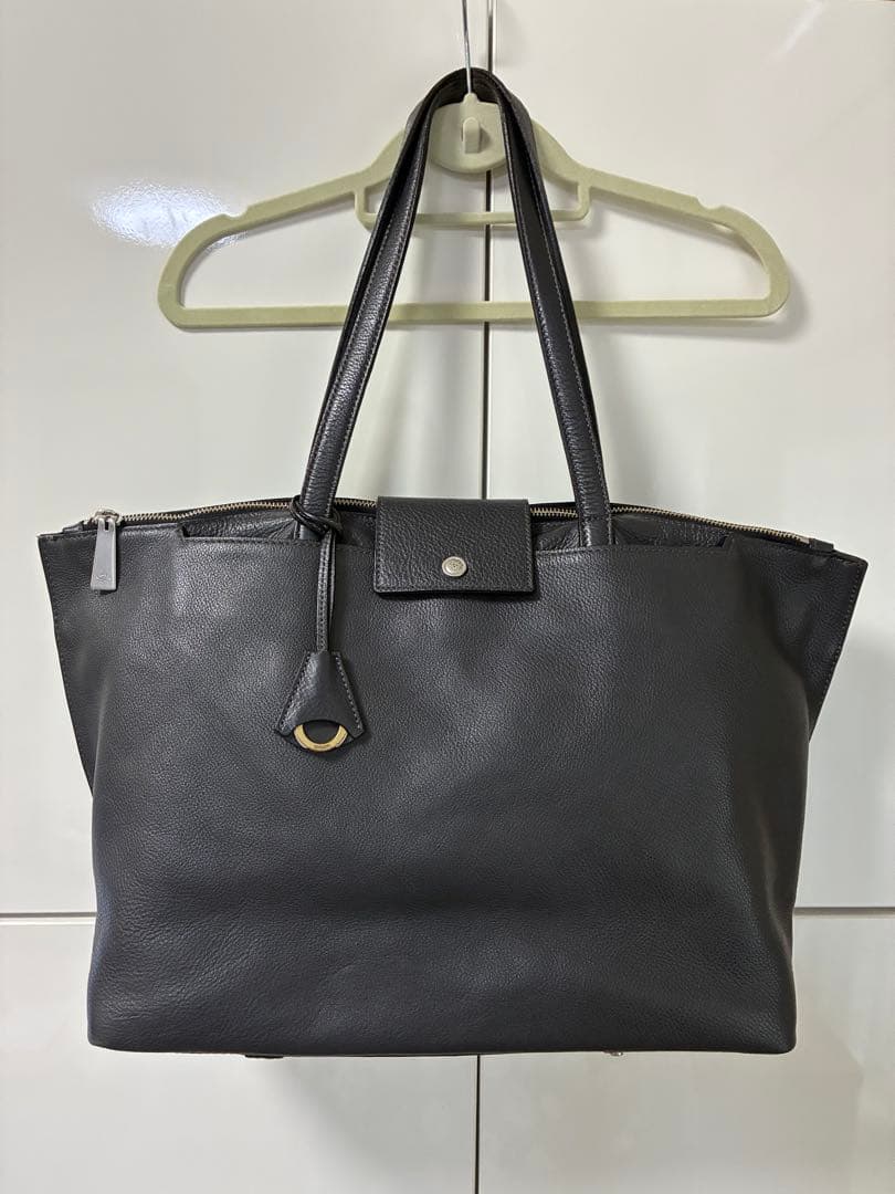 【美品】アニアリ aniaryレザートートバッグ チャコールグレー アニアリ aniary シュリンクレザー トートバッグ （チャコールグレー