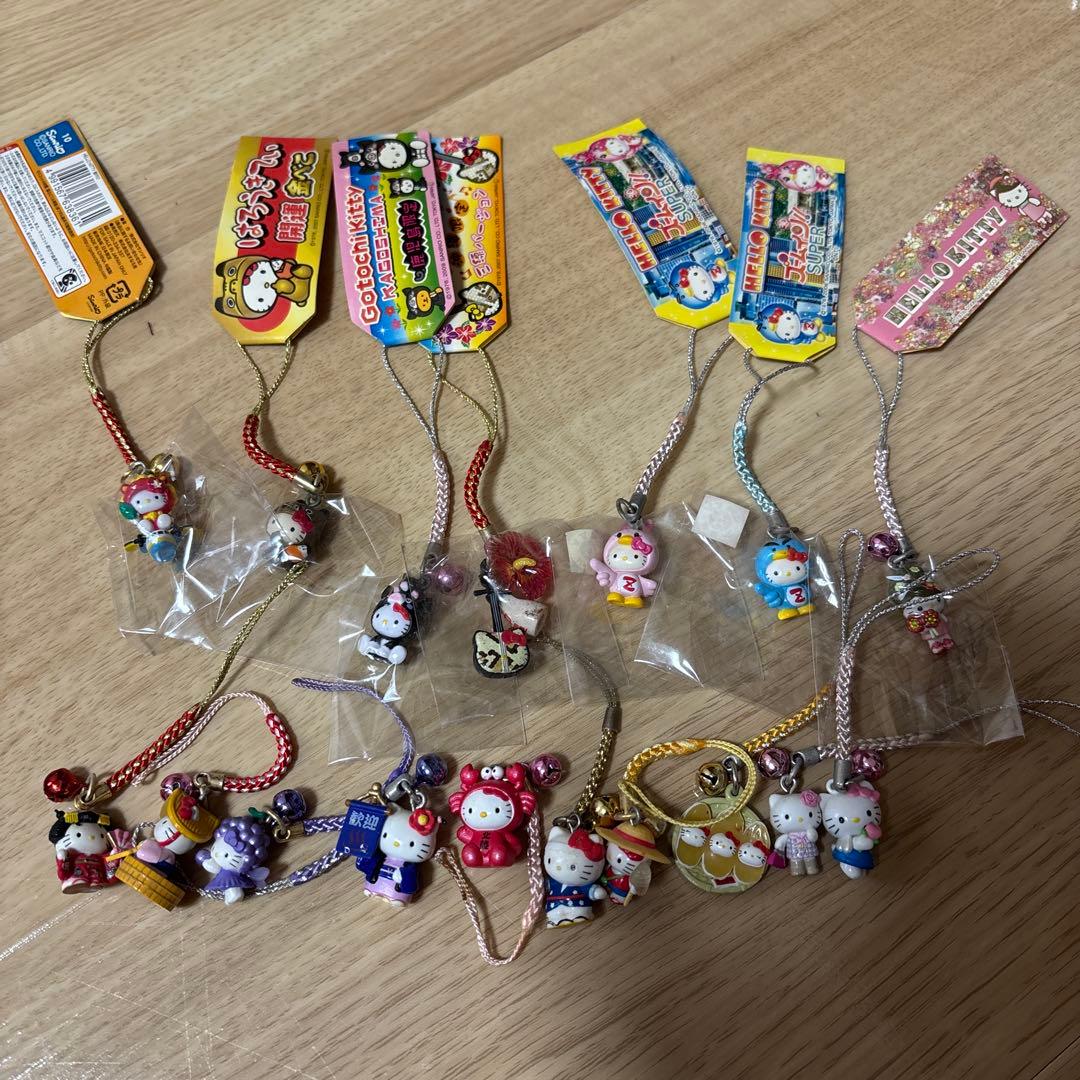 ご当地根付けキティ　まとめ売り17点