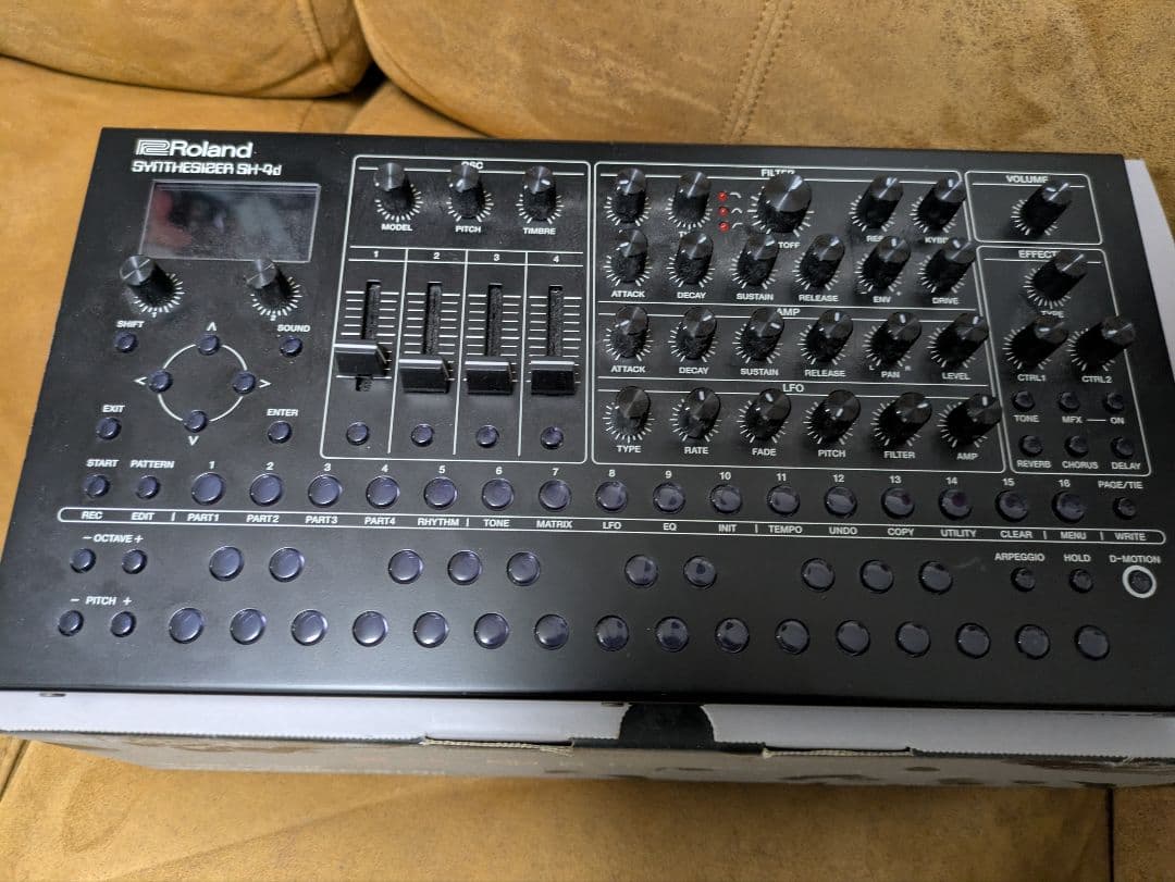 Roland シンセサイザー SH-4d