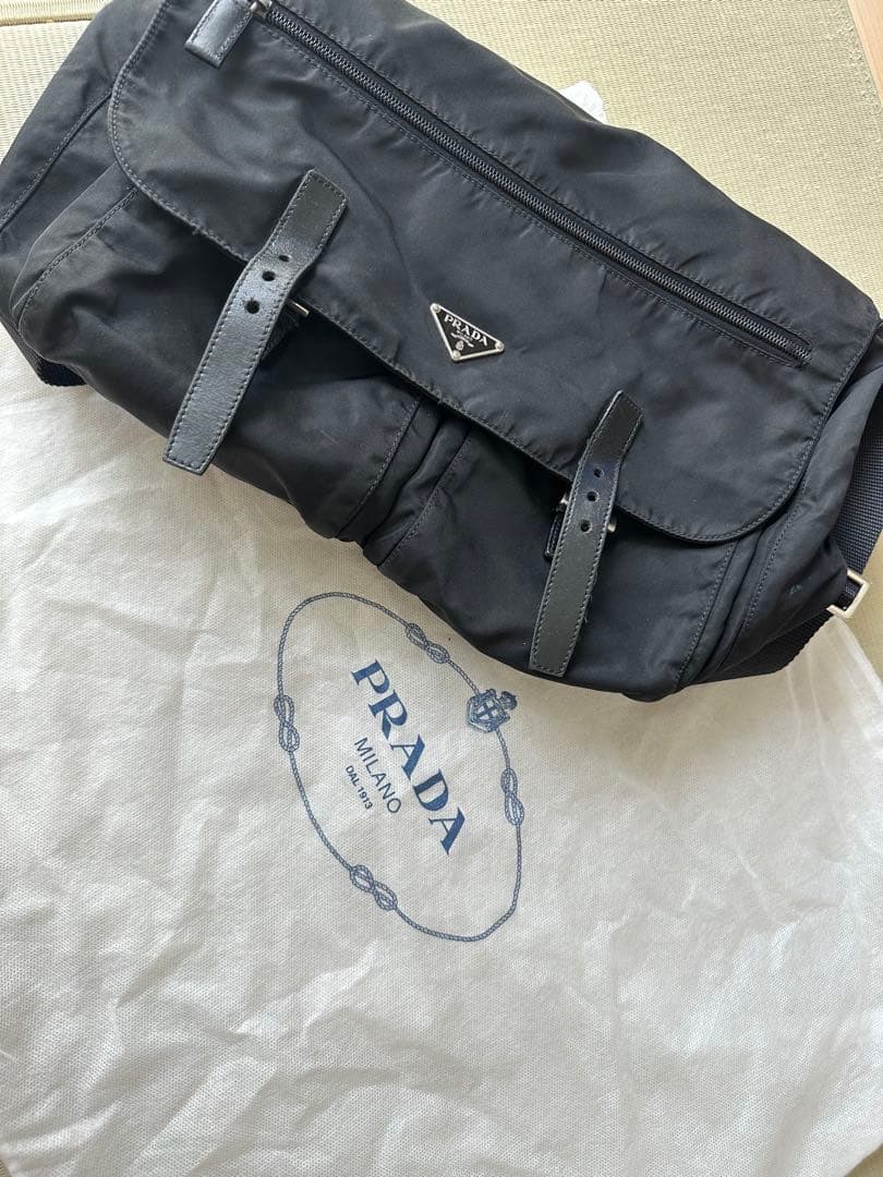 プラダ メッセンジャーバッグ テスートナイロン レザー 黒