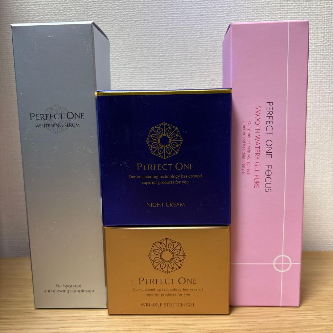 半額以下！総額29370円相当　パーフェクトワンスキンケア4点セット