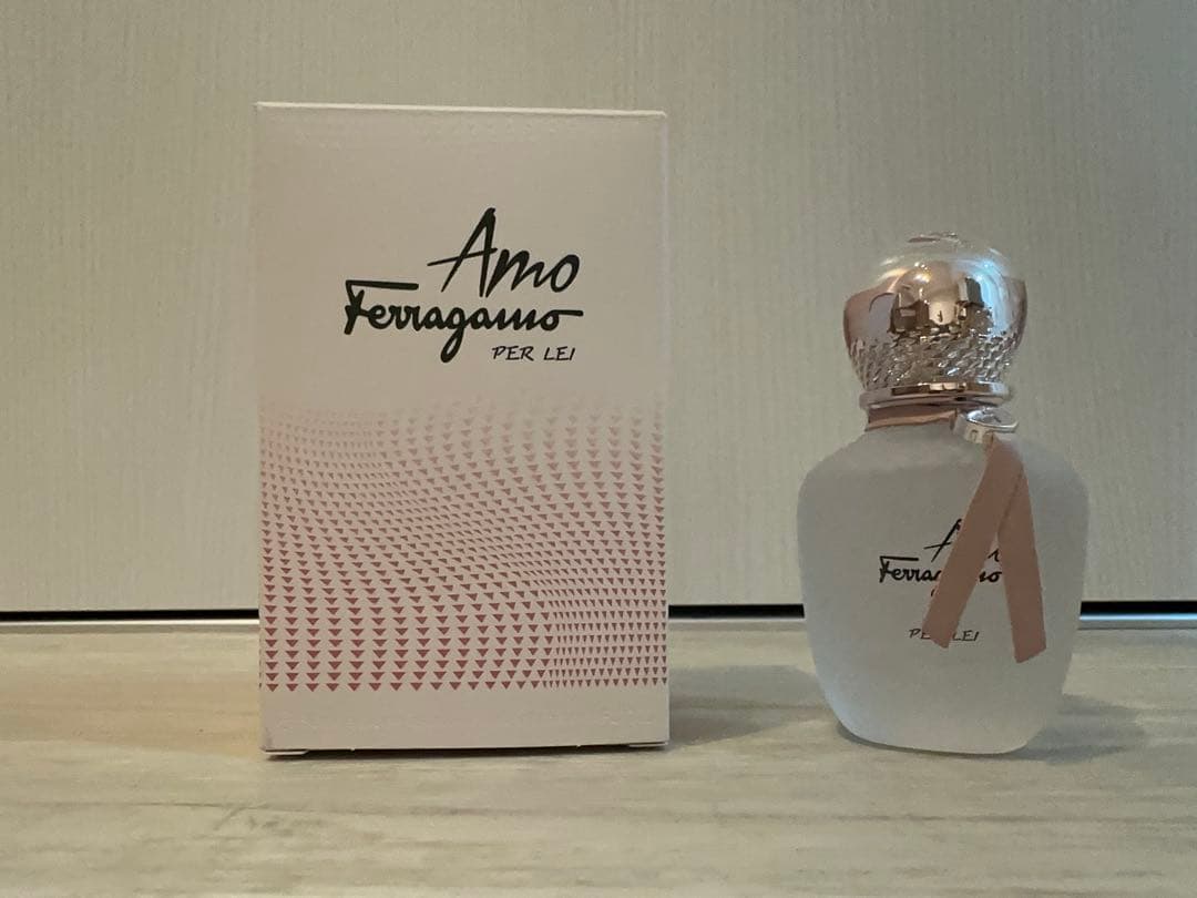 Amo Ferragamo Per Lei 香水 - メルカリ