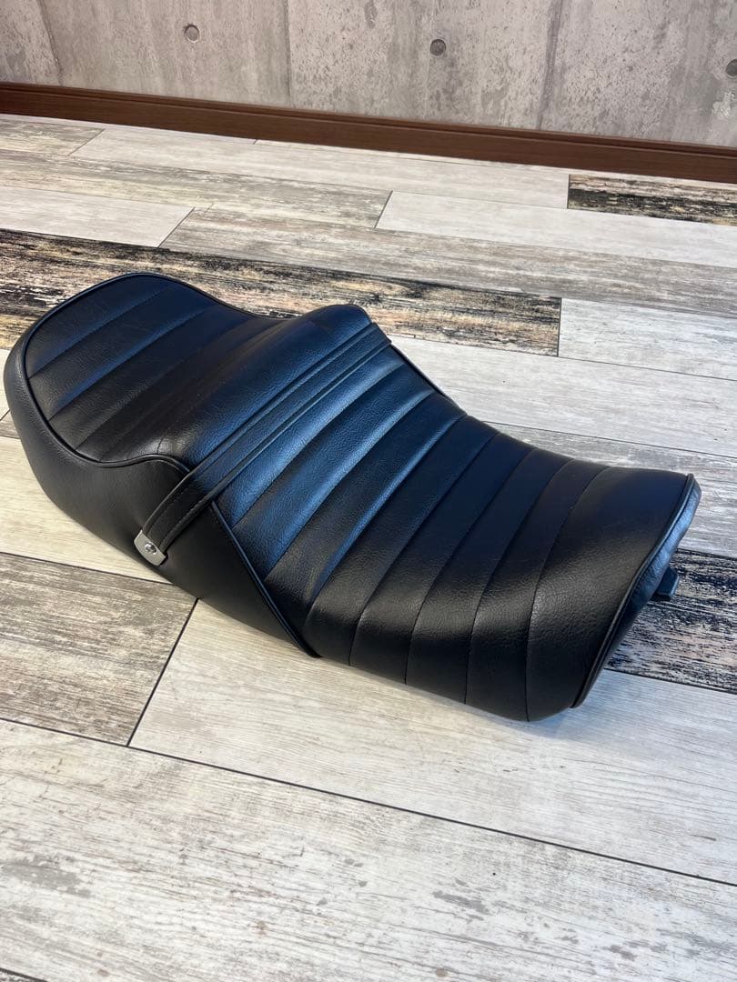 ゼファー750 純正シート　タックロール張替え