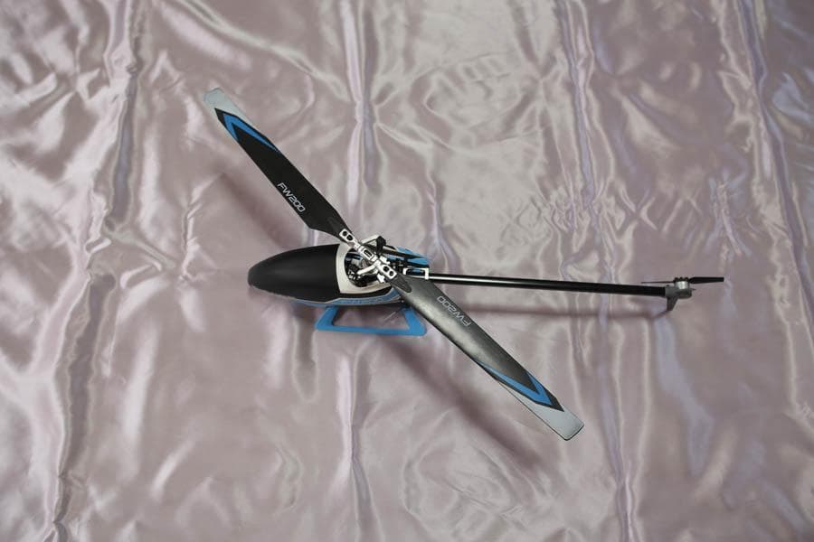 FWー200 GPS内蔵ヘリコプター 背面安定