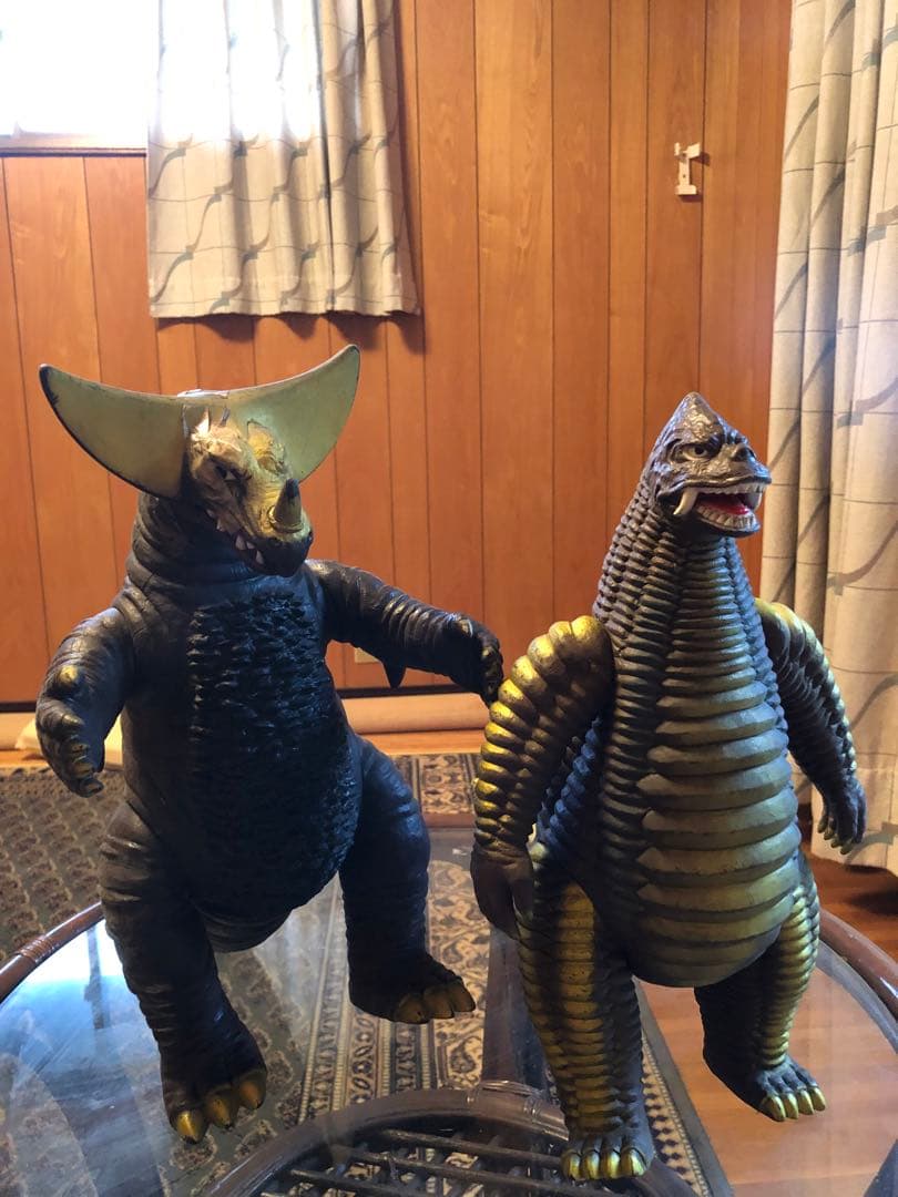 【早い者勝ち】特大サイズ！！ウルトラマン怪獣フィギュア！