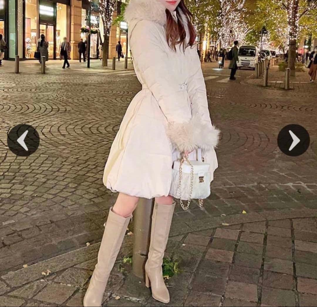 ミシェルマカロン　フレアダウン　ベージュ　ダウン　コート　ファー ミシェルマカロンフレアダウンベージュダウンコートファー